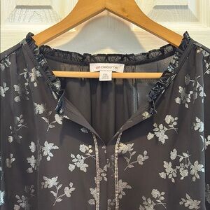 Liz Claiborne Black/ Gray - silver Floral Women's Top - XXL- bling at neck